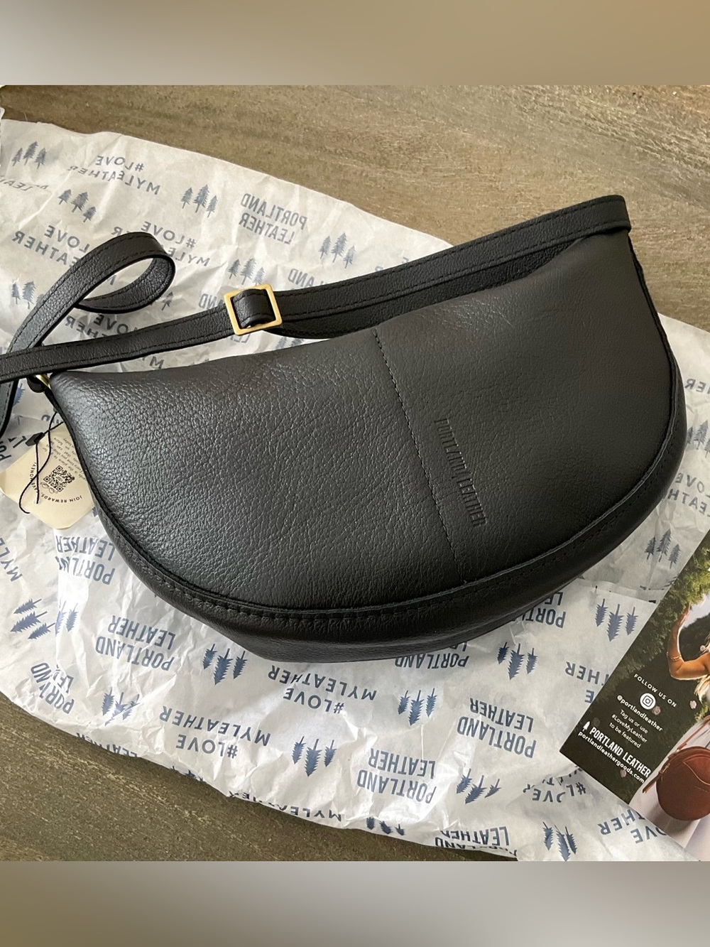 PLG New Premium Large Koala Sling Bag in Pebbled Black Full Grain Leather - Picture 3 of 7